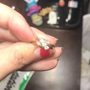 Gold ring with cz